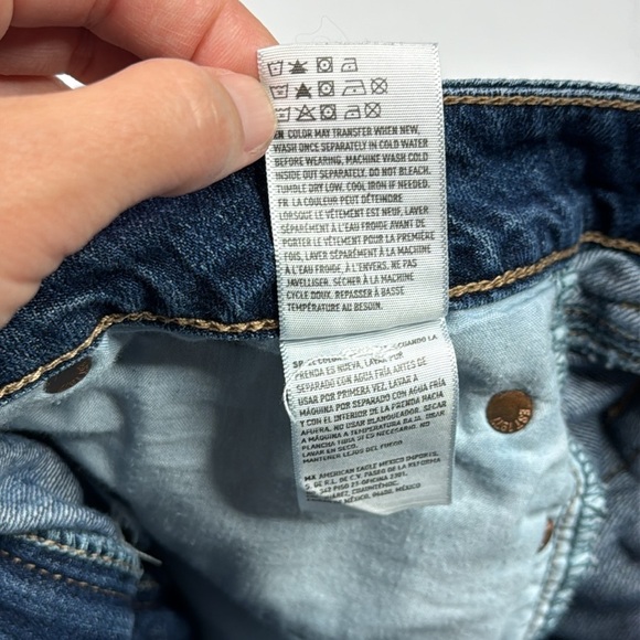 American Eagle Tomgirl Bermuda Distressed Shorts Size 8 - Picture 10 of 11